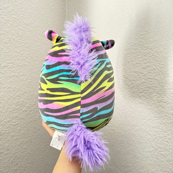 “8 Safiyah The Zebra Mystery Scented Bag Anime Eyes Squishmallows NWT - Picture 3 of 5